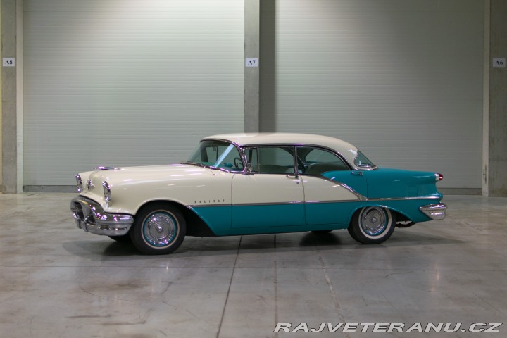 Oldsmobile 88 Super 88 Holiday 1956