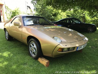 Porsche 928 1, série