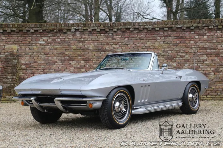 Chevrolet Corvette C2 Sting Ray Convertible