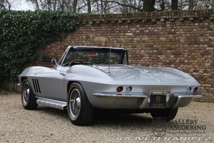 Chevrolet Corvette C2 Sting Ray Convertible 1800