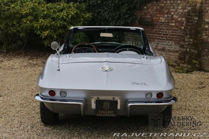 Chevrolet Corvette C2 Sting Ray Convertible 1800