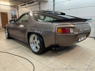 Porsche 928 S 1984