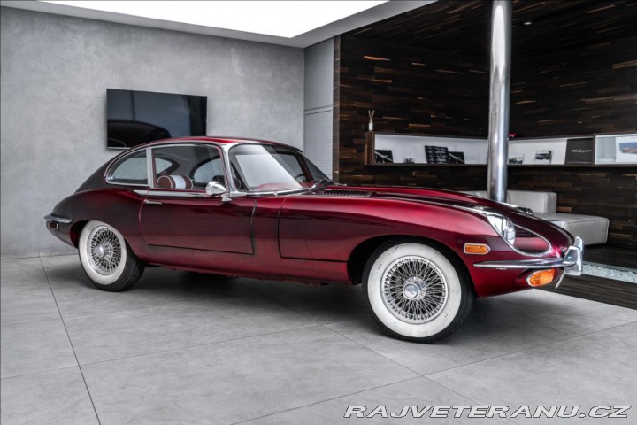 Jaguar E-Type 2+2