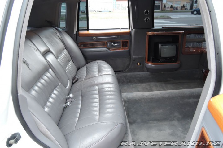 Lincoln Town Car Limuzína 7.m Pronájem 1993
