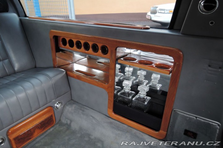 Lincoln Town Car Limuzína 7.m Pronájem 1993