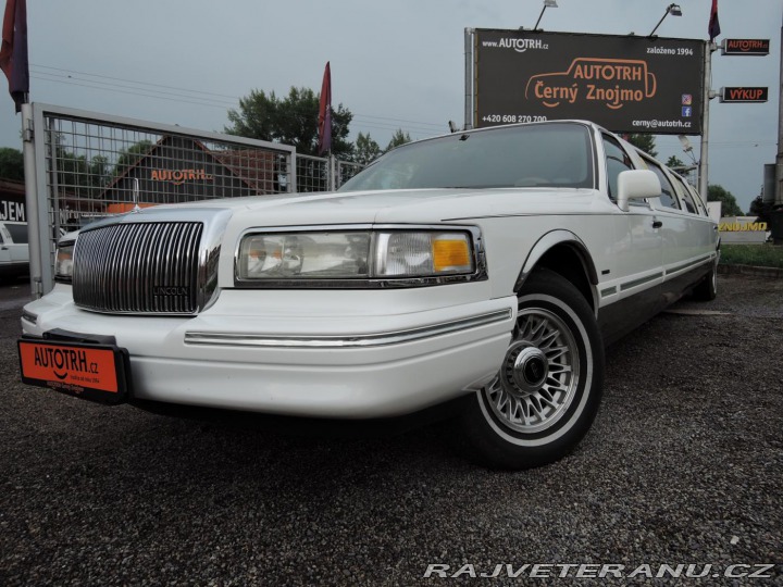 Lincoln Town Car Limuzína 9.m Pronájem 1995