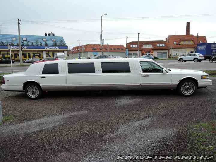 Lincoln Town Car Limuzína 9.m Pronájem 1995