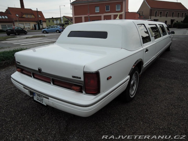 Lincoln Town Car Limuzína 9.m Pronájem 1995