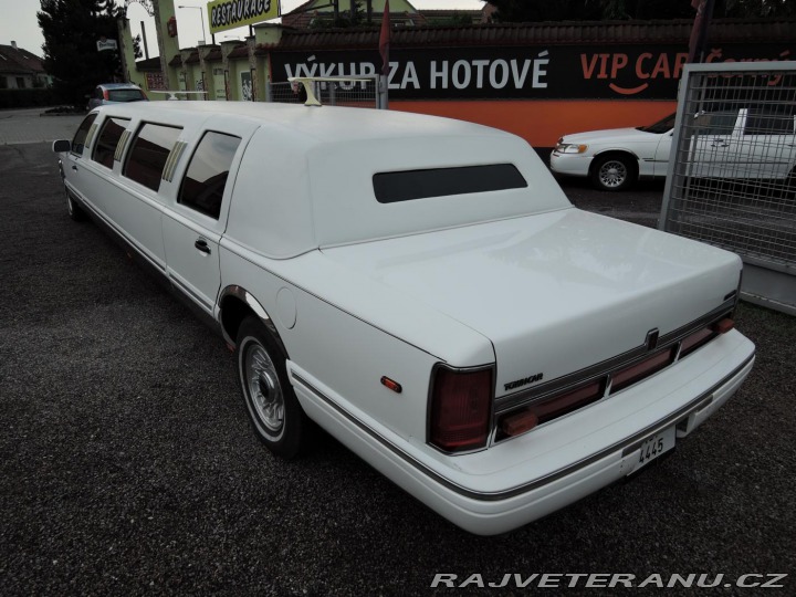 Lincoln Town Car Limuzína 9.m Pronájem 1995