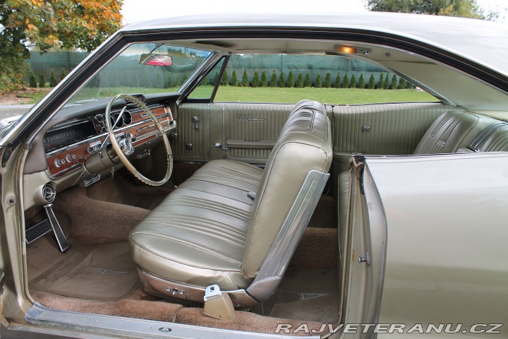 Pontiac Bonneville 2 Dr HT 1965