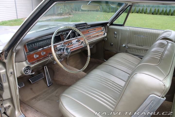 Pontiac Bonneville 2 Dr HT 1965