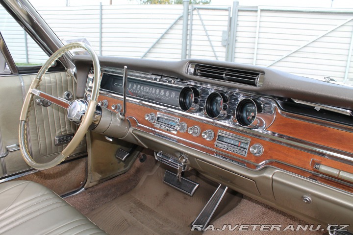 Pontiac Bonneville 2 Dr HT 1965