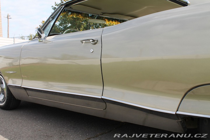 Pontiac Bonneville 2 Dr HT 1965