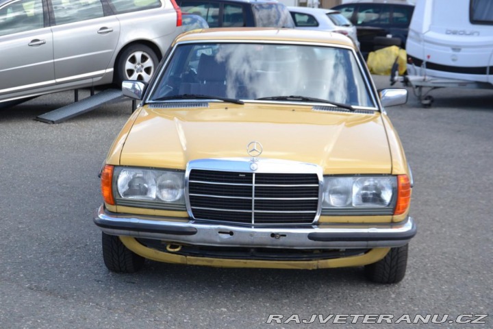 Mercedes-Benz 230 123 2,3 W123   230C 1979