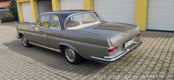 Mercedes-Benz 220 W111 1963
