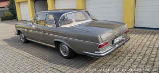 Mercedes-Benz 220 W111 1963
