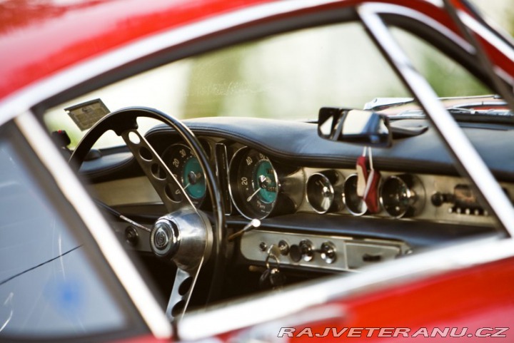 Volvo 1800 Jensen
