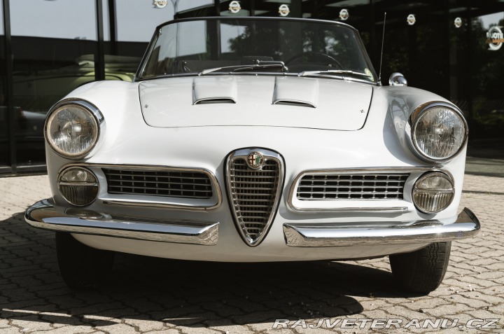 Alfa Romeo 2000 Spider Touring 1962