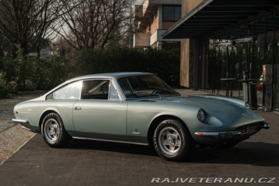 Ferrari 365 GT 2+2