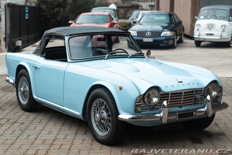 Triumph TR4 250