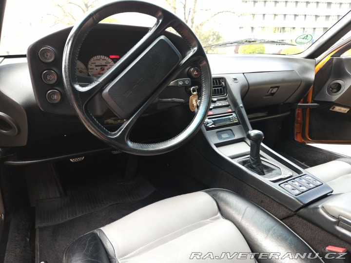 Porsche 928 S4 manuální 1988