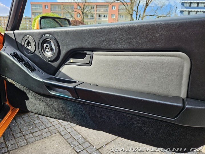 Porsche 928 S4 manuální 1988