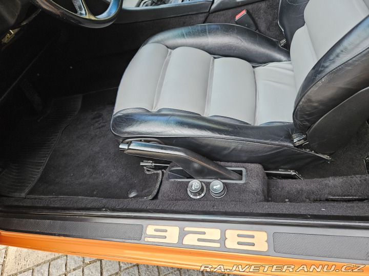 Porsche 928 S4 manuální 1988