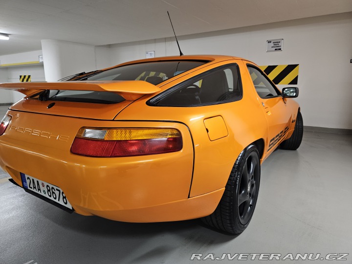 Porsche 928 S4 manuální 1988