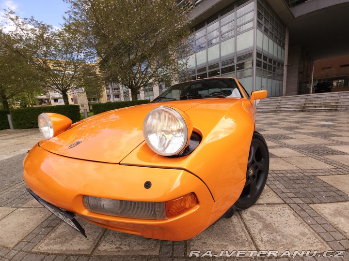Porsche 928 S4 manuální 1988