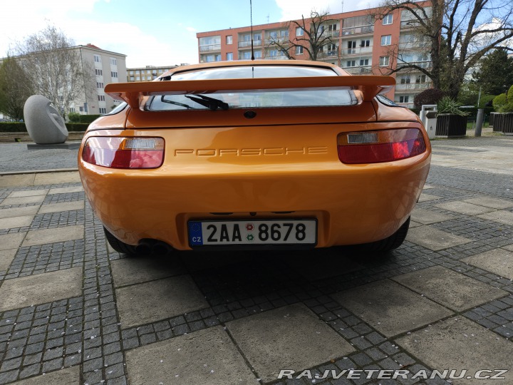Porsche 928 S4 manuální 1988
