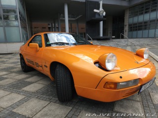Porsche 928 S4 manuální 1988