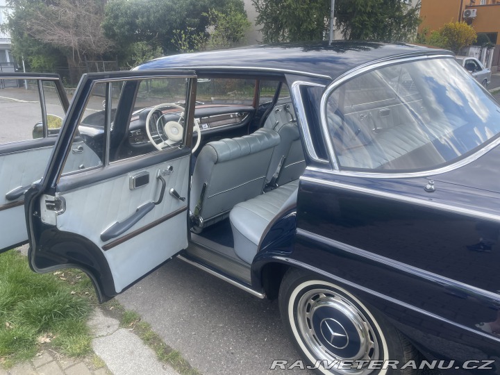 Mercedes-Benz 220 SE W111 1963