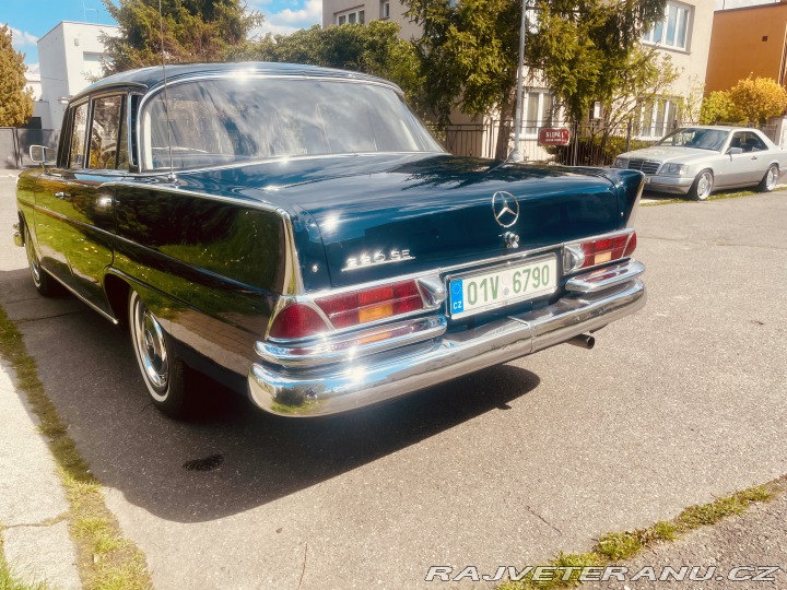 Mercedes-Benz 220 SE W111 1963