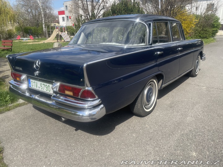 Mercedes-Benz 220 SE W111 1963