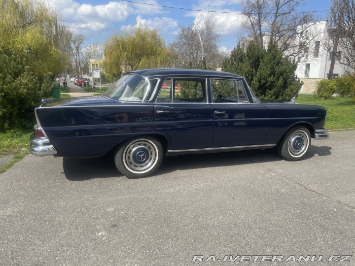 Mercedes-Benz 220 SE W111 1963