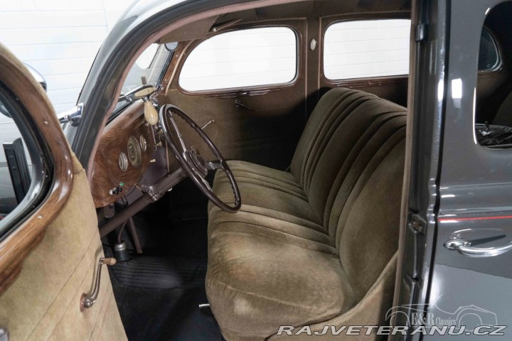 Ford V8 DeLuxe 1936