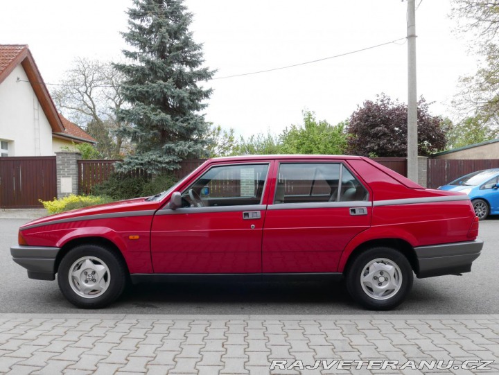 Alfa Romeo 75 1,6 ie INVESTICE 1991