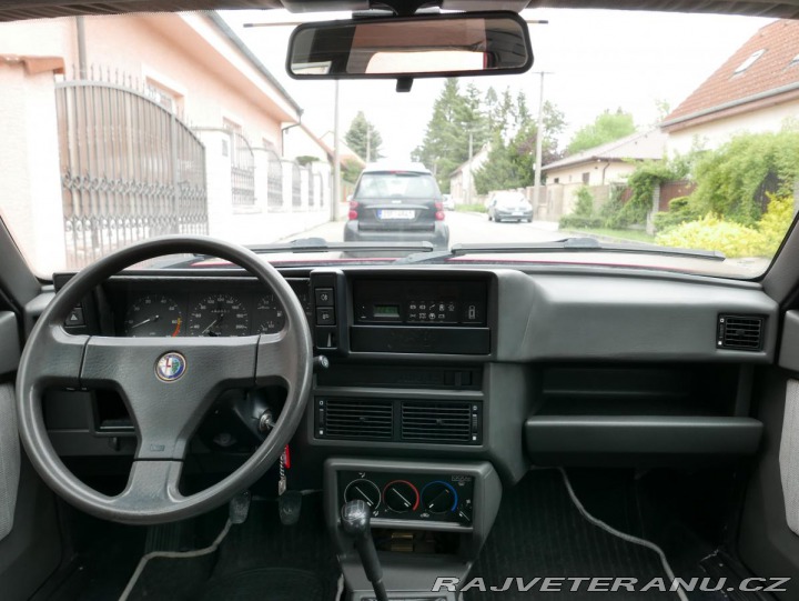 Alfa Romeo 75 1,6 ie INVESTICE 1991