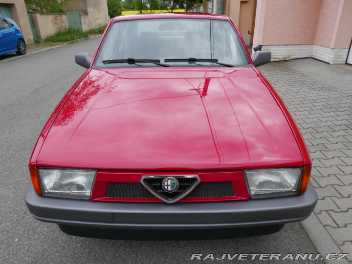 Alfa Romeo 75 1,6 ie INVESTICE 1991