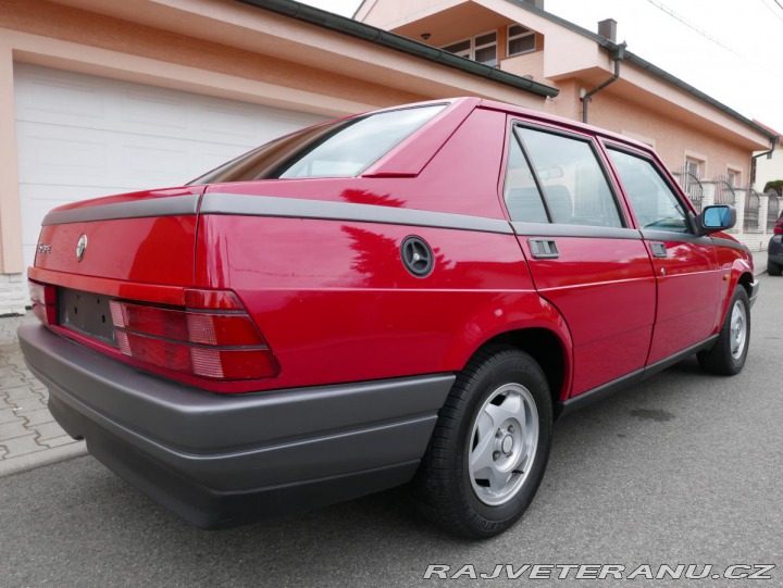 Alfa Romeo 75 1,6 ie INVESTICE 1991