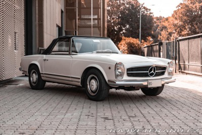 Mercedes-Benz SL 230 PAGODA