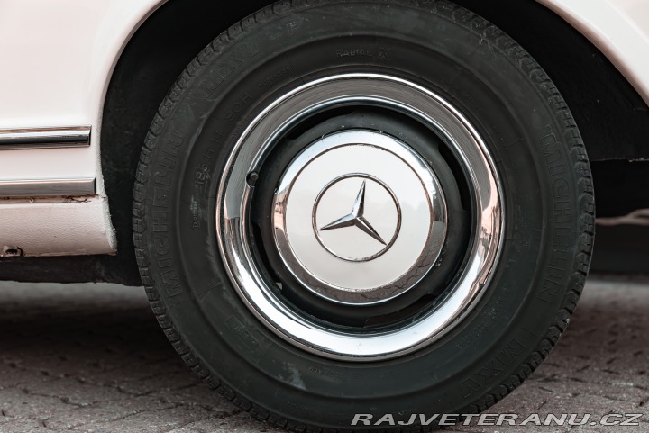 Mercedes-Benz SL 230 PAGODA 1965