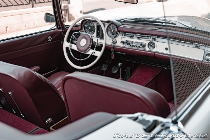 Mercedes-Benz SL 230 PAGODA 1965