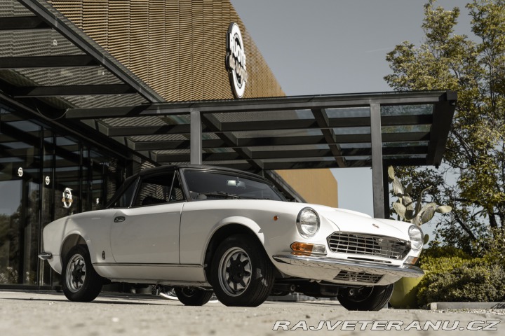 Fiat 124 Spider 2000 Fuel injectio 1979