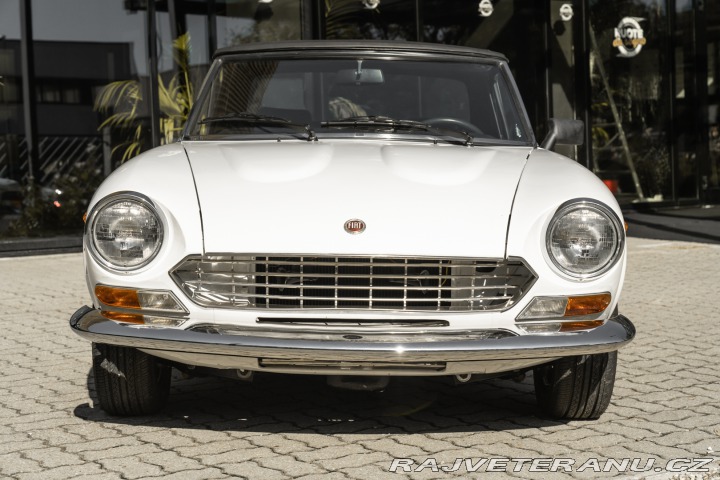Fiat 124 Spider 2000 Fuel injectio 1979