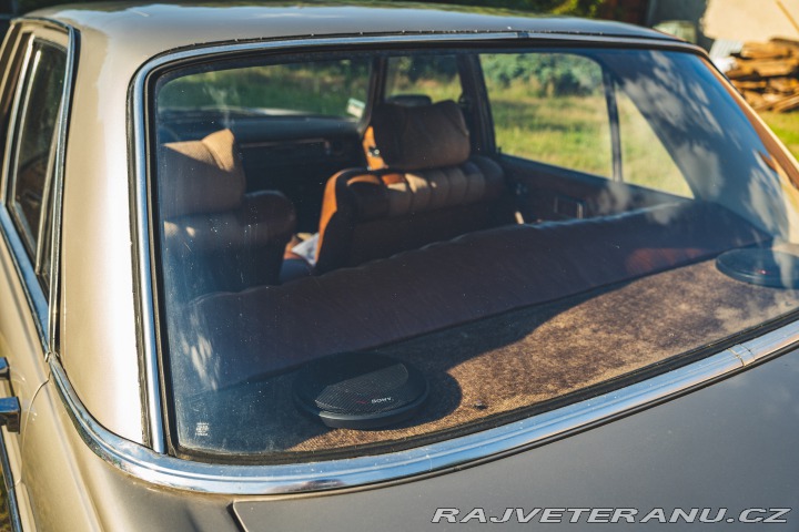 Mercedes-Benz 240 W115 240D 3.0 1971