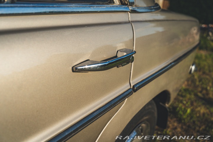 Mercedes-Benz 240 W115 240D 3.0 1971