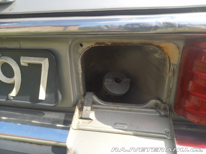 Mercedes-Benz 240 W115 240D 3.0 1971