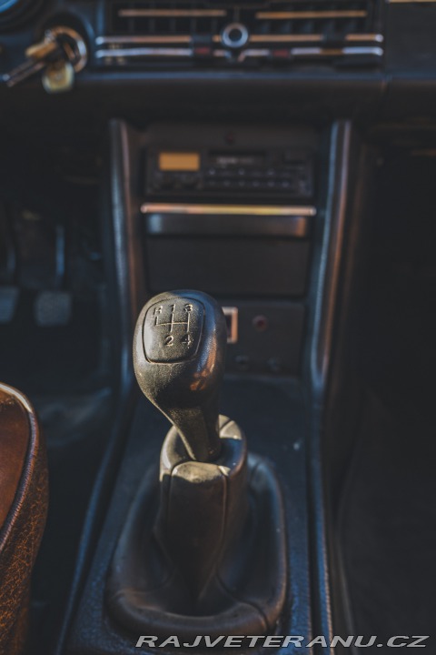 Mercedes-Benz 240 W115 240D 3.0 1971