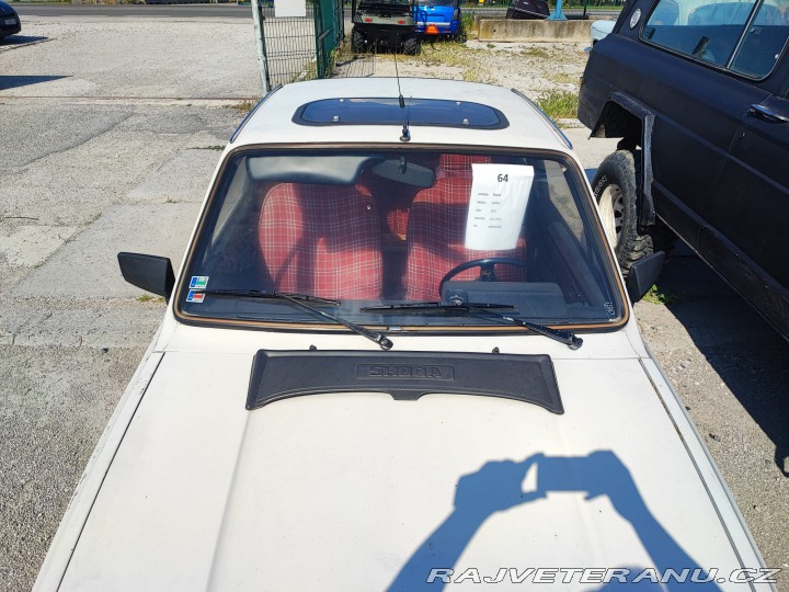 Škoda Garde s papirma 1983